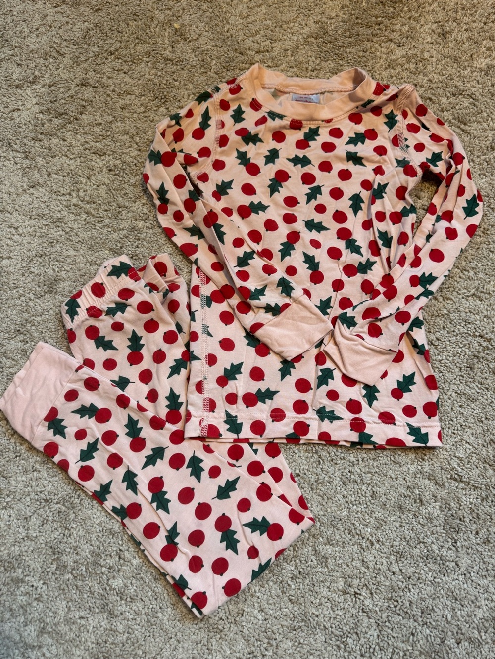 Hanna Andersson Pink Red & Green Holly Dot Pajama Set